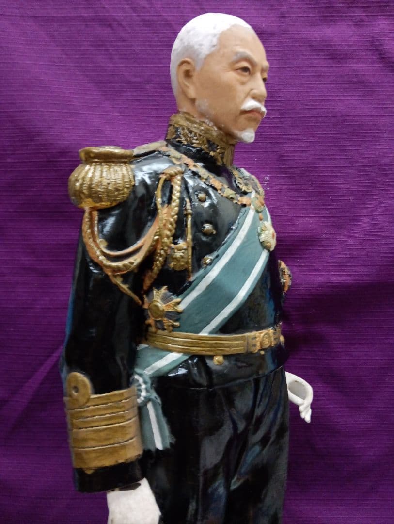 確認用画像戦前時代細密造形東郷平八郎元帥海軍大将陶器製４６センチ人形修正飾り置物