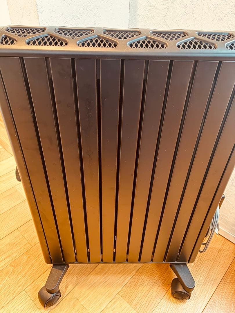 新品リモコン付き 傷無し　デロンギ オイルヒーター MDHU15-PB 動作OK