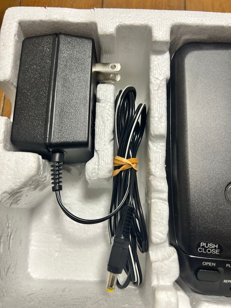 SONY Discman D-33 ポータブルCDプレーヤー　未使用に近い