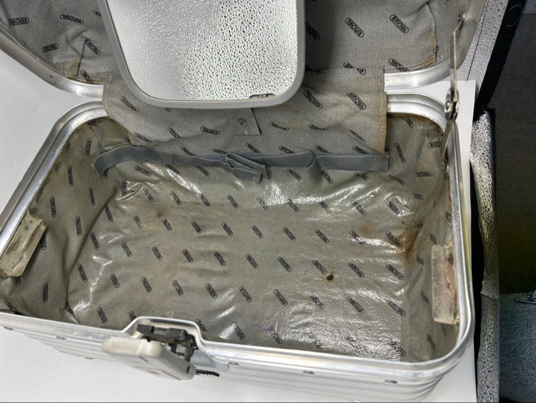 RIMOWA アルミニウム シルバーケース