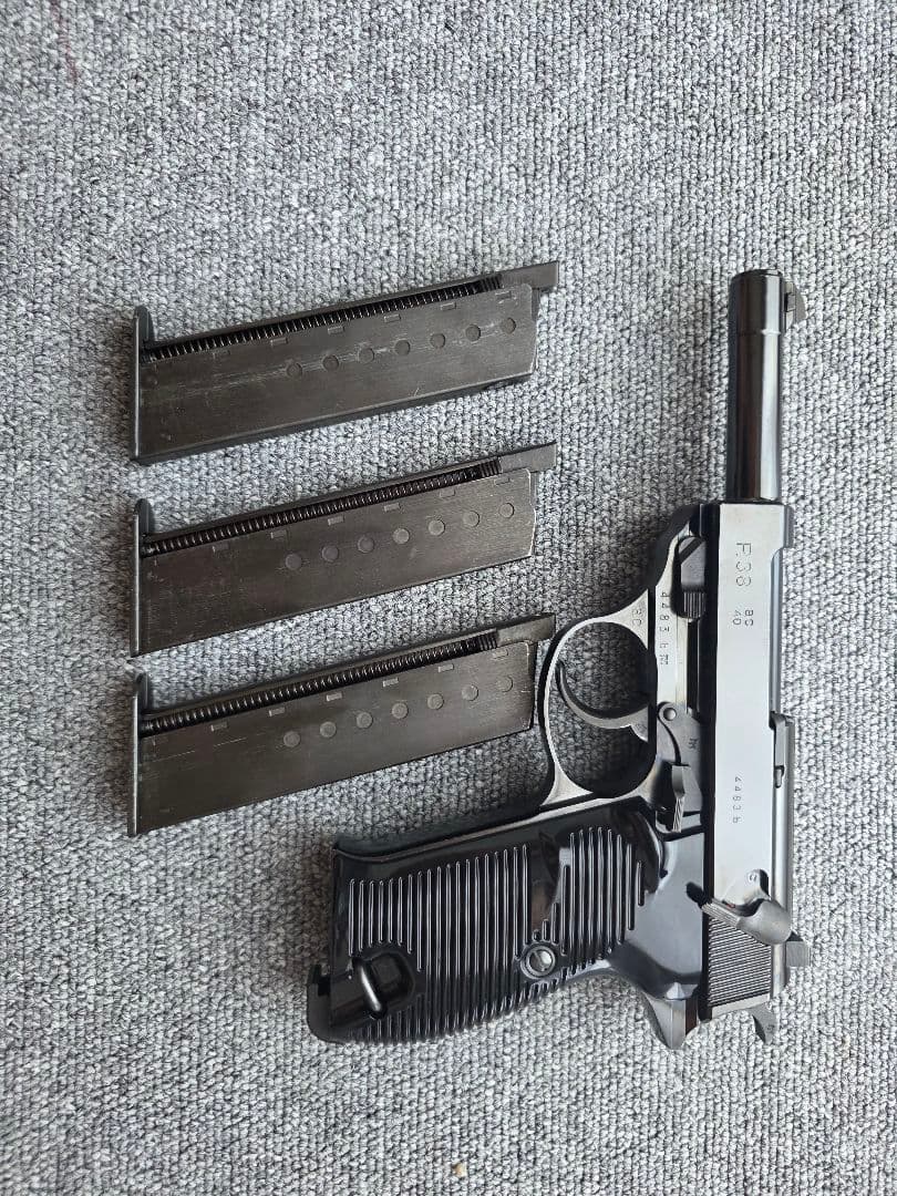Walther P38 モデル ガン 3マガジン付き