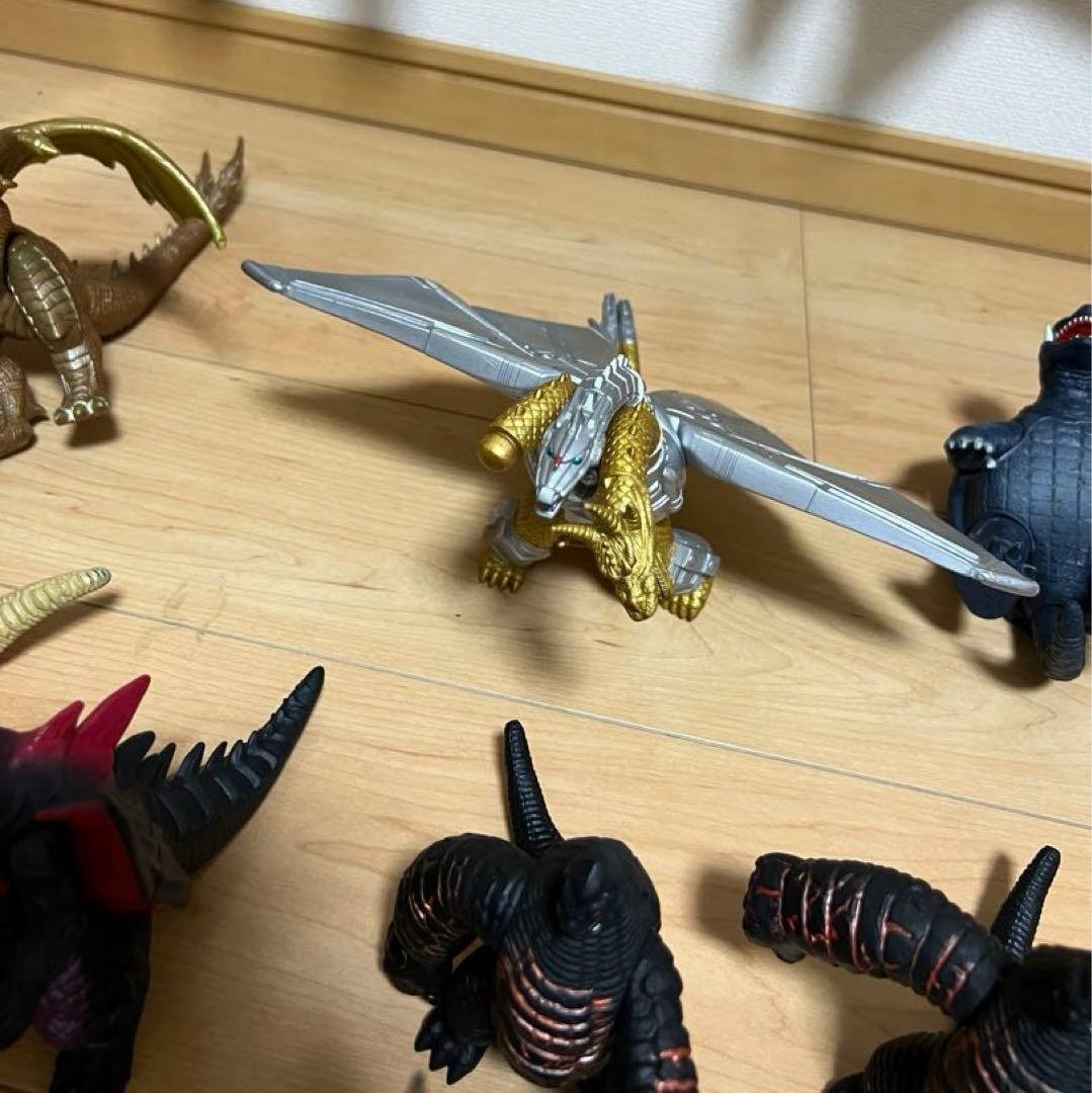 ウルトラマンソフビ、ガメラ、キングギドラ、バルタン星人カネゴン（レトロ）1989