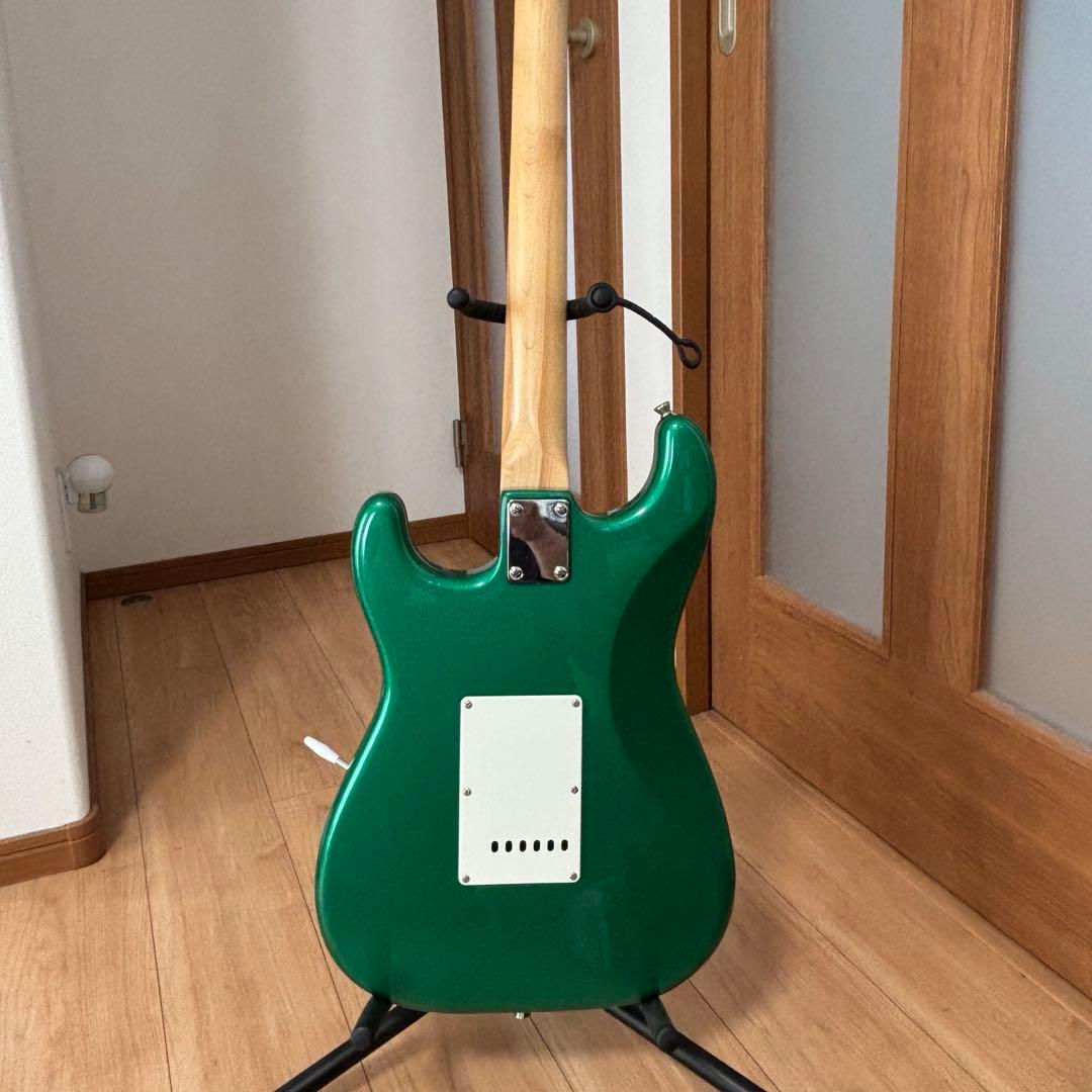 Bacchus BTS-1R グリーンのストラトタイプ ソフトギターケース付