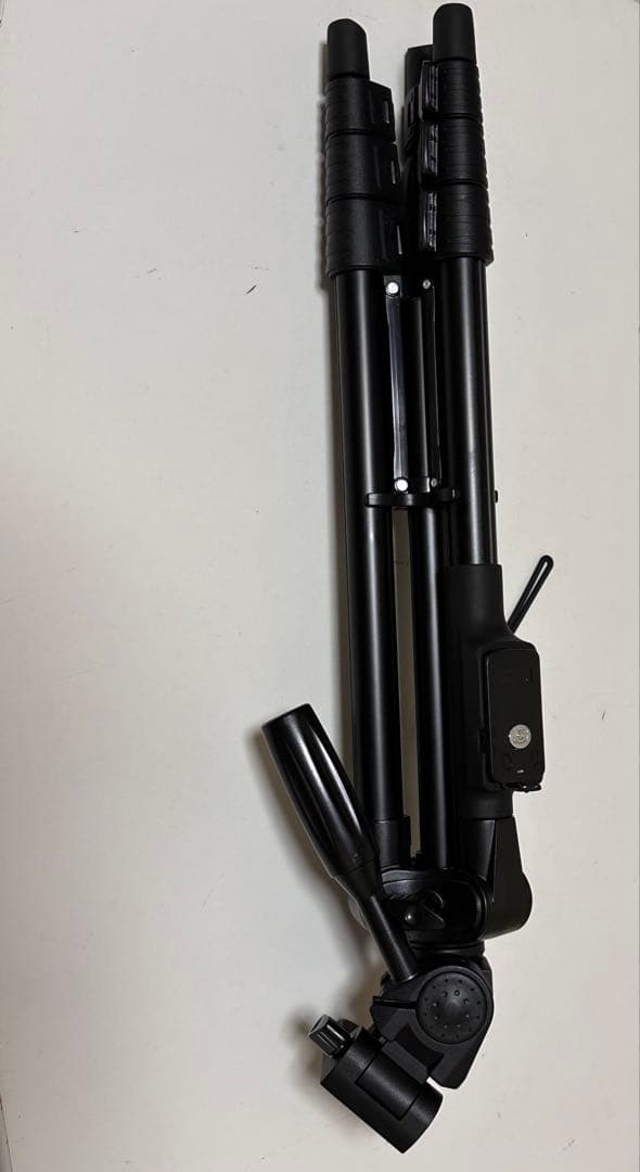 一眼レフキャノン kiss X10 トリプルレンズ、三脚 カメラ初心者におすすめ