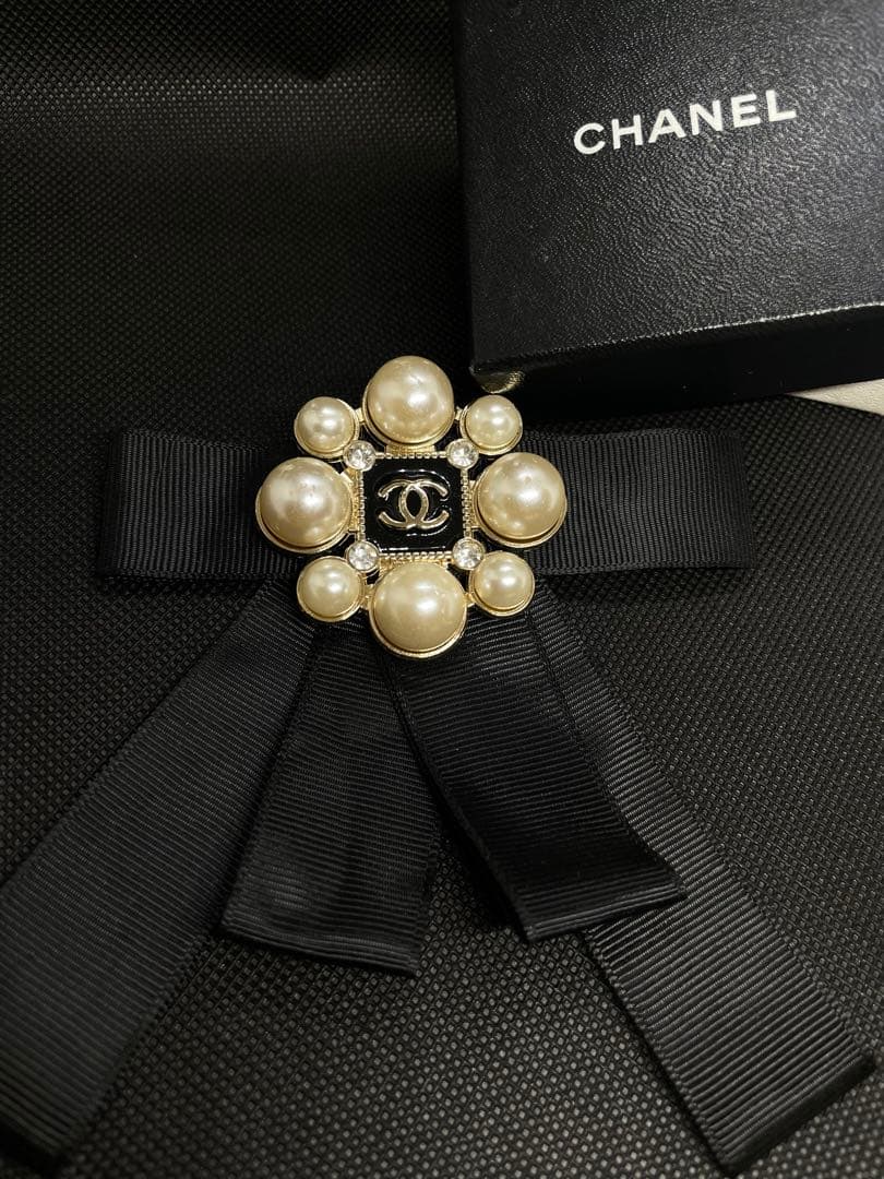 CHANEL パールリボンブローチ