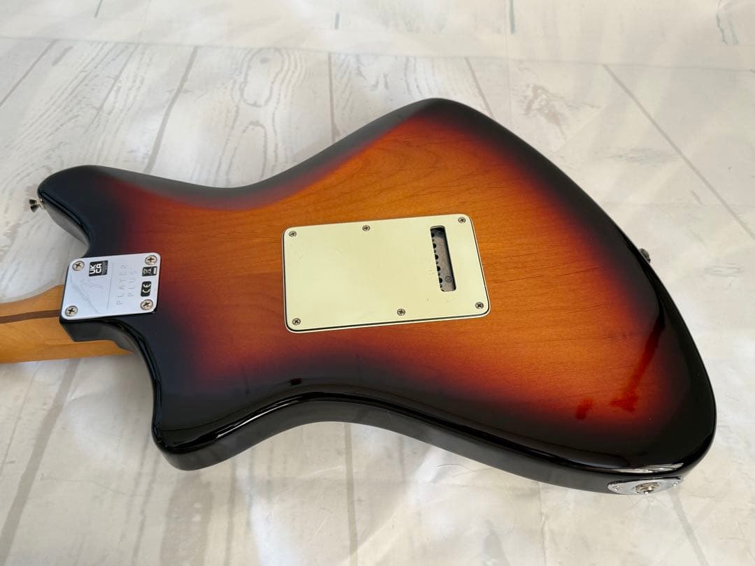 ⚫︎FENDER Player Plus Meteora HH