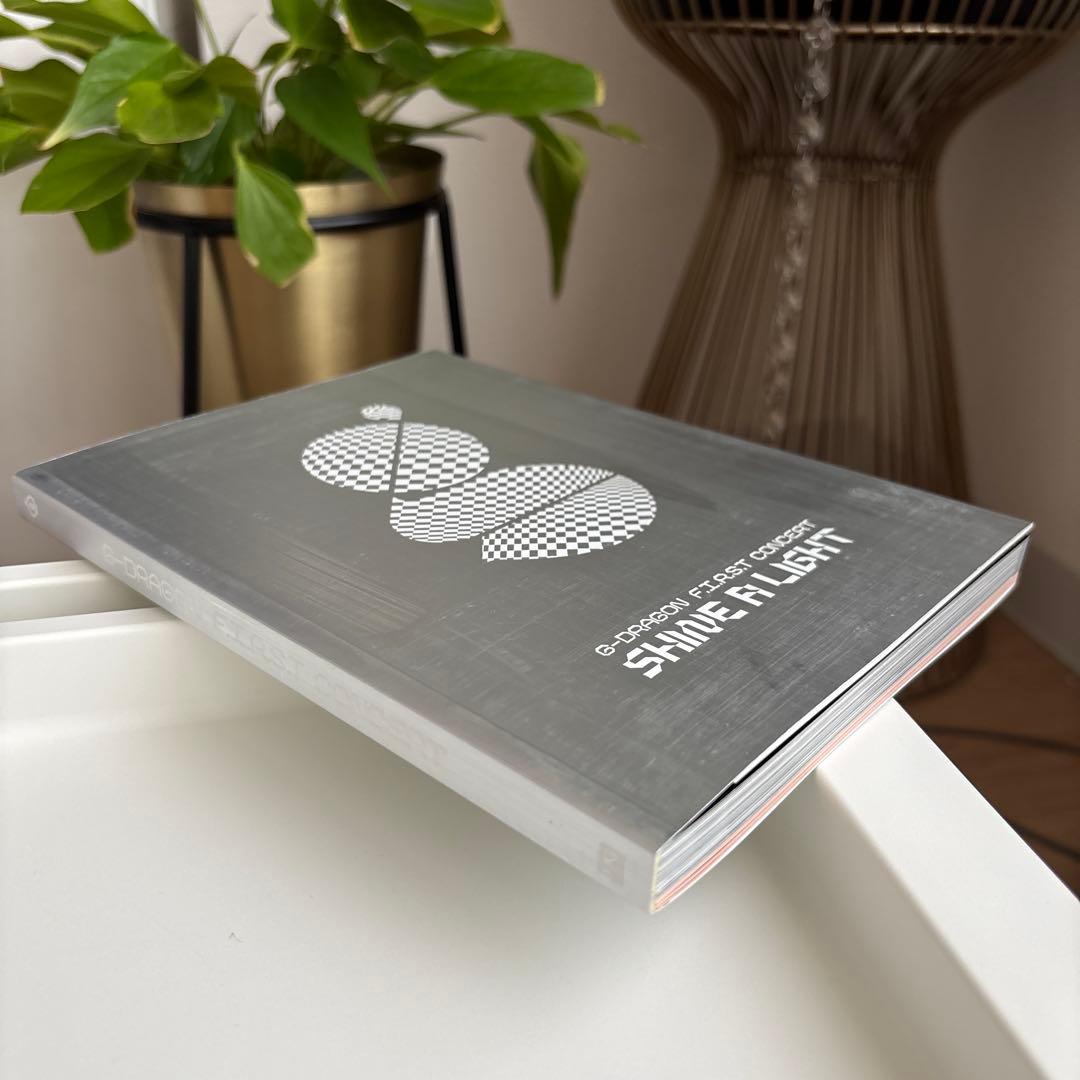 G-DRAGON SHINE A LIGHT コンサートDVD 初回限定