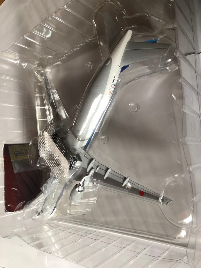 全日空商事1/200 ANA B777-300 国内線用機体　ガンダム特別塗装機
