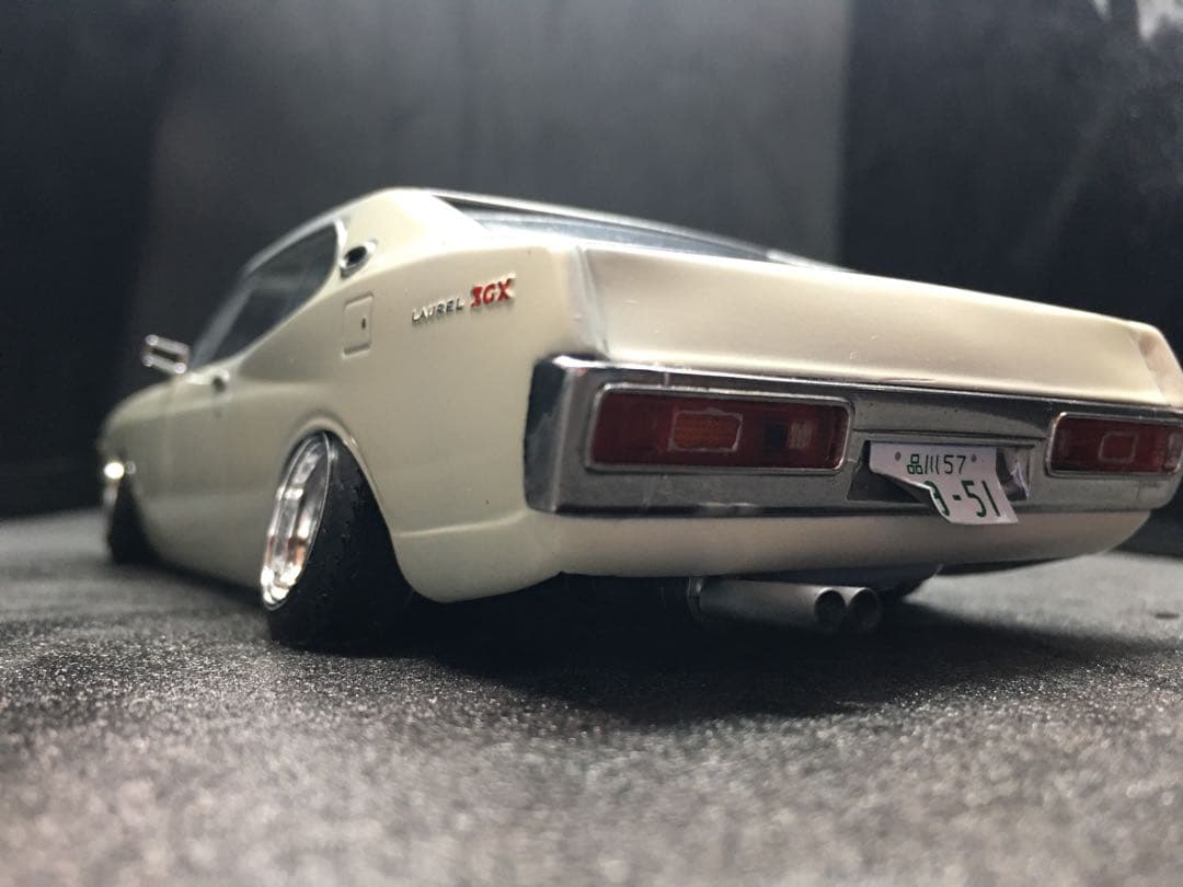 旧車プラモデル完成品1／２４アオシマ１３０ローレル