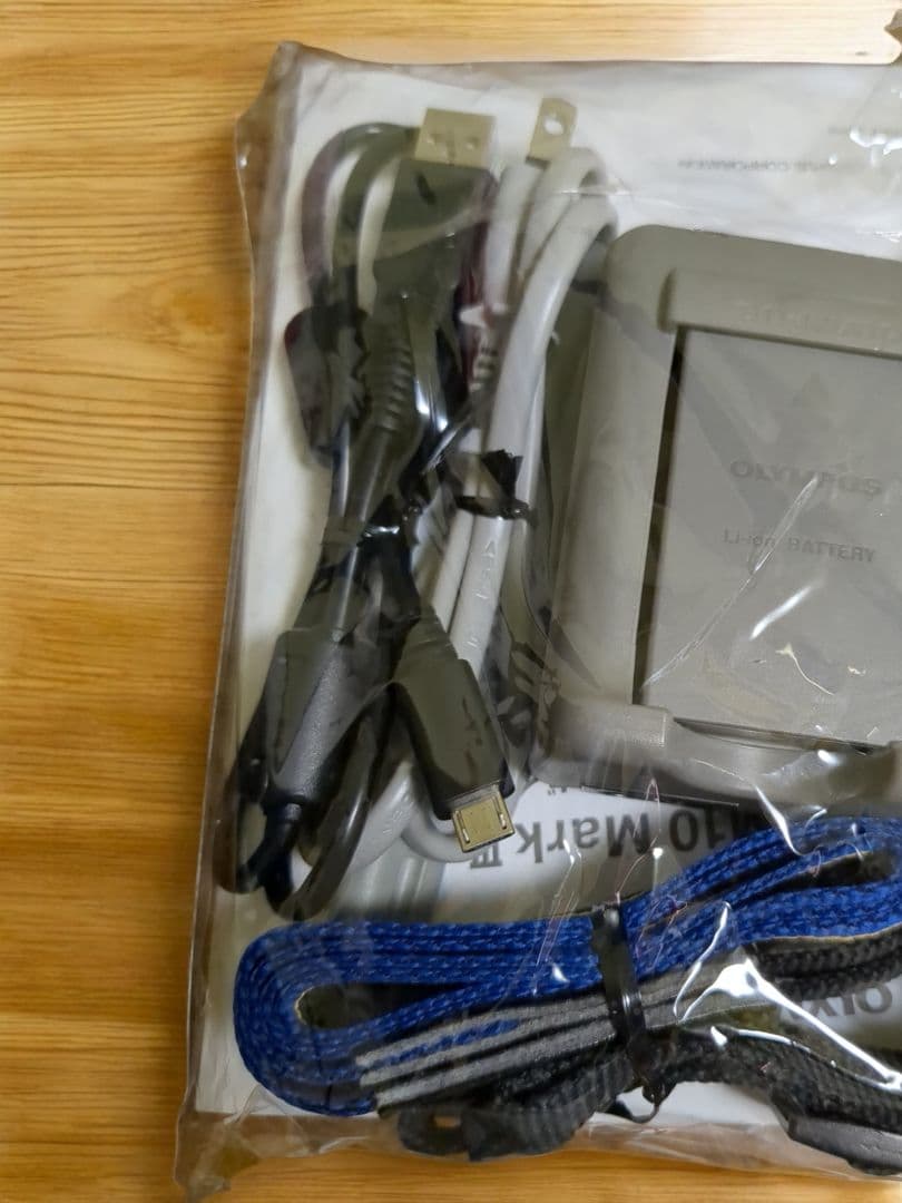 中古美品！OLYMPUS OM-D E-M10 Mark III シルバー