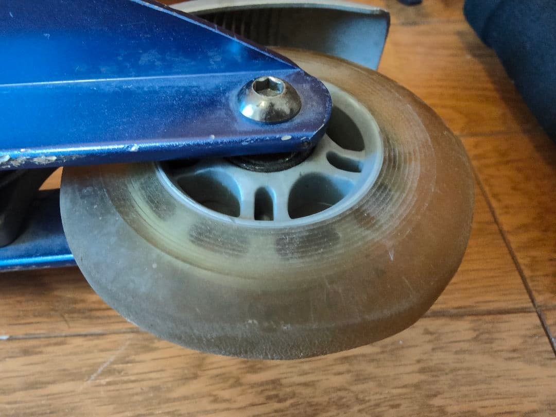 micro sprite scooterキックボード 青