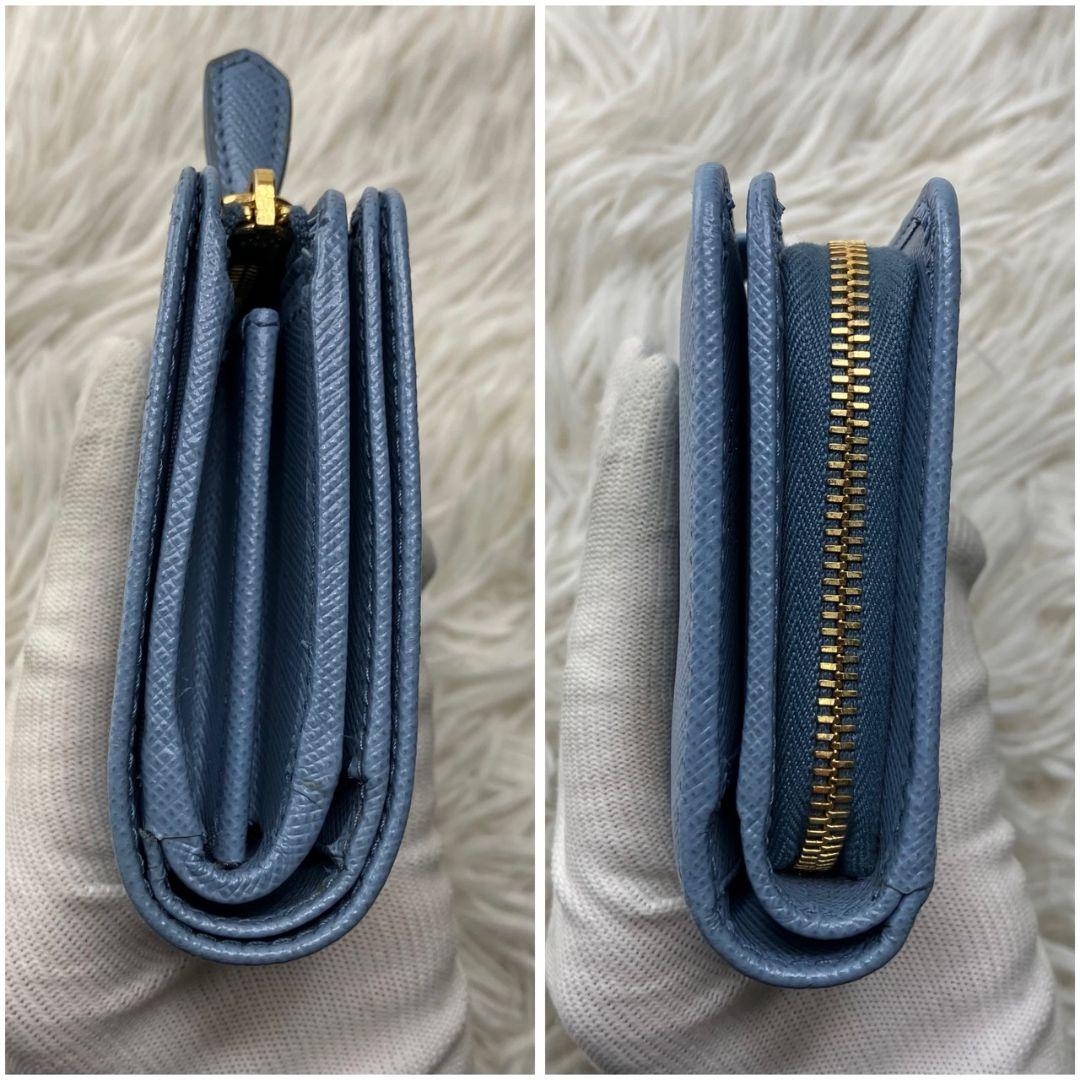 現行 未使用級✨プラダ 二つ折り財布 サフィアーノレザー 三角ロゴ 水色