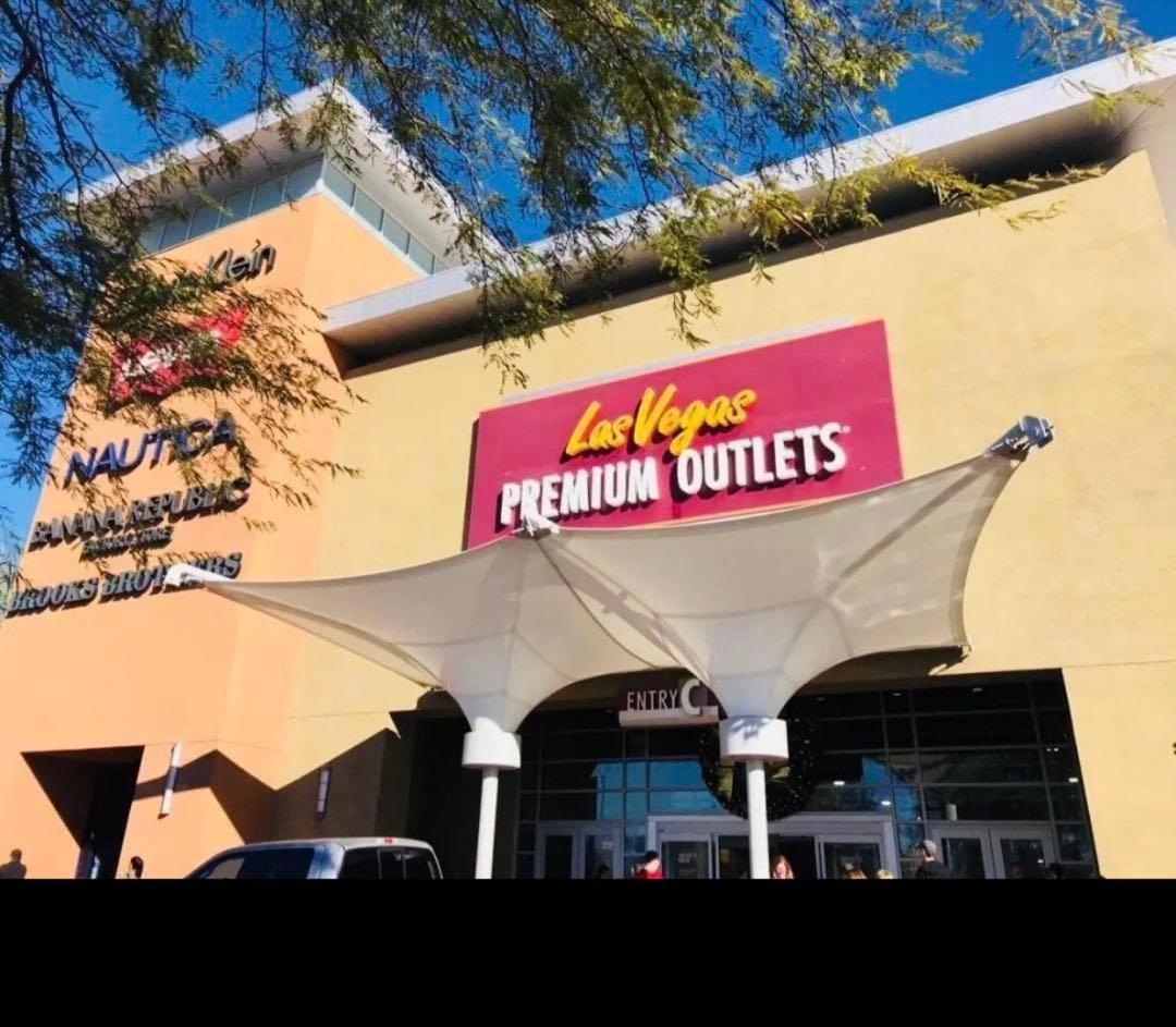 初売り　COACHコーチシグネチャースヌーピーコラボ二つ折り財布