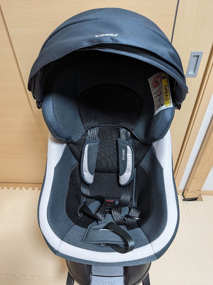 Combi　コンビ　チャイルドシート　クルムーヴ　ISOFIX　エッグショック