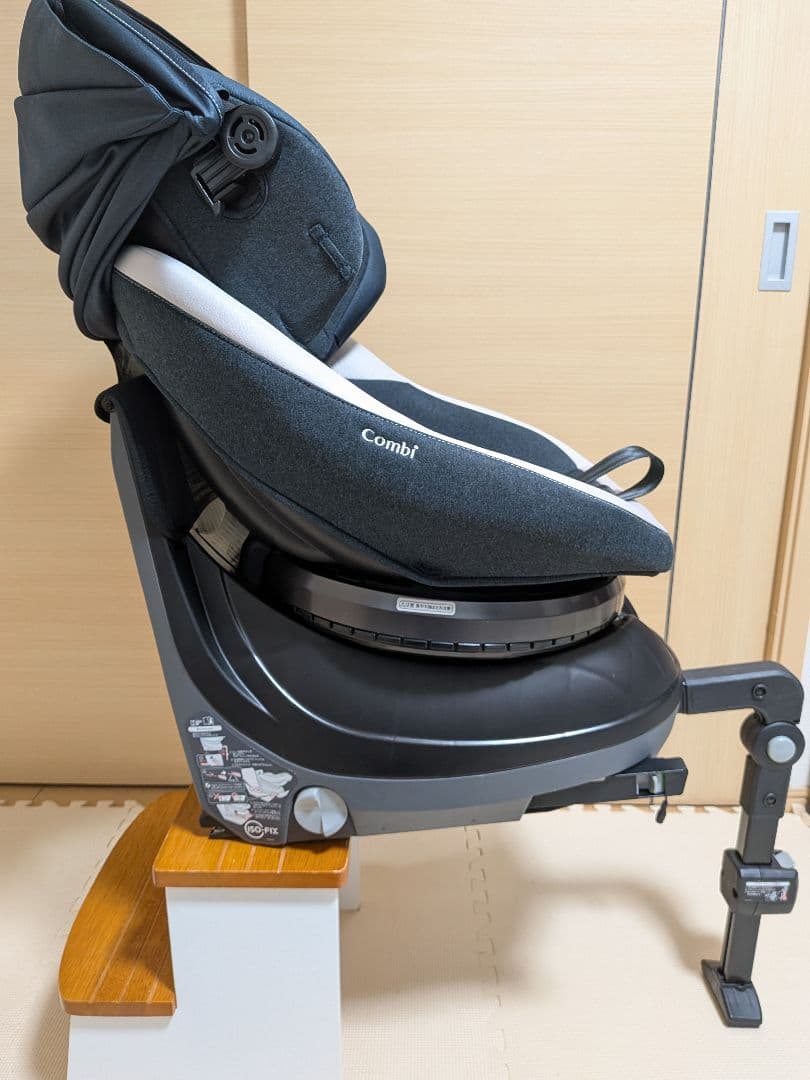 Combi　コンビ　チャイルドシート　クルムーヴ　ISOFIX　エッグショック