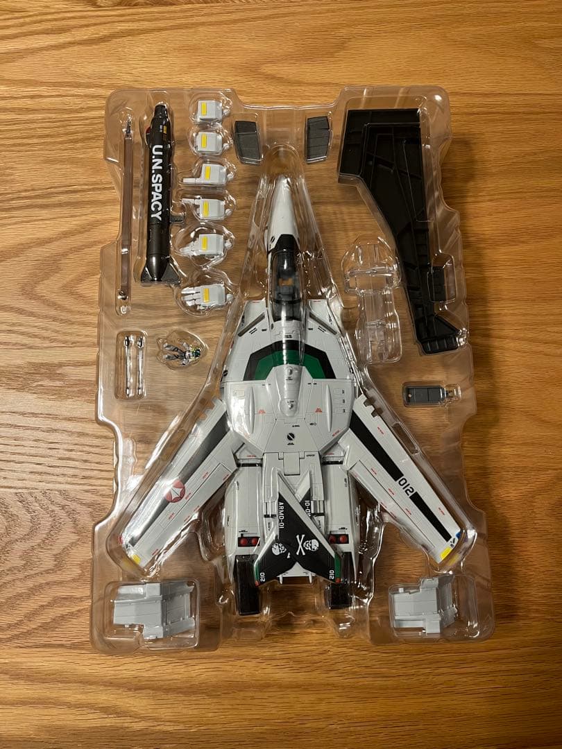 【美品】DX超合金VF-1A バルキリー&劇場版ストライク/スーパーパーツセット