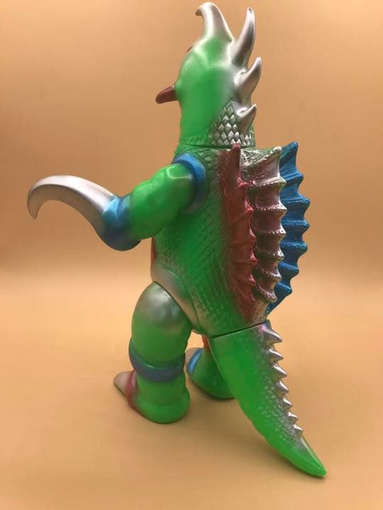 マルサン　福袋品ネオンカラー成形色　ガイガン　輸出版イメージ