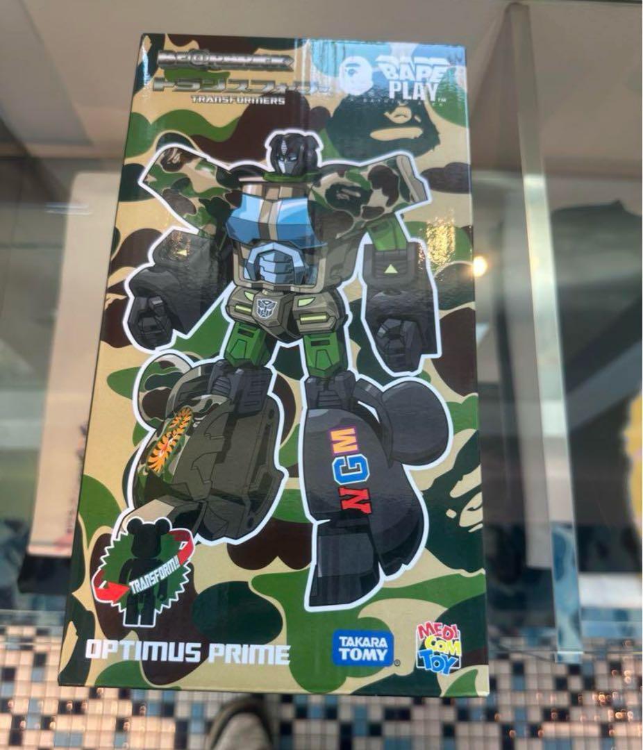 BAPE® X TRANSFORMERS X BE@RBRICK CAMO