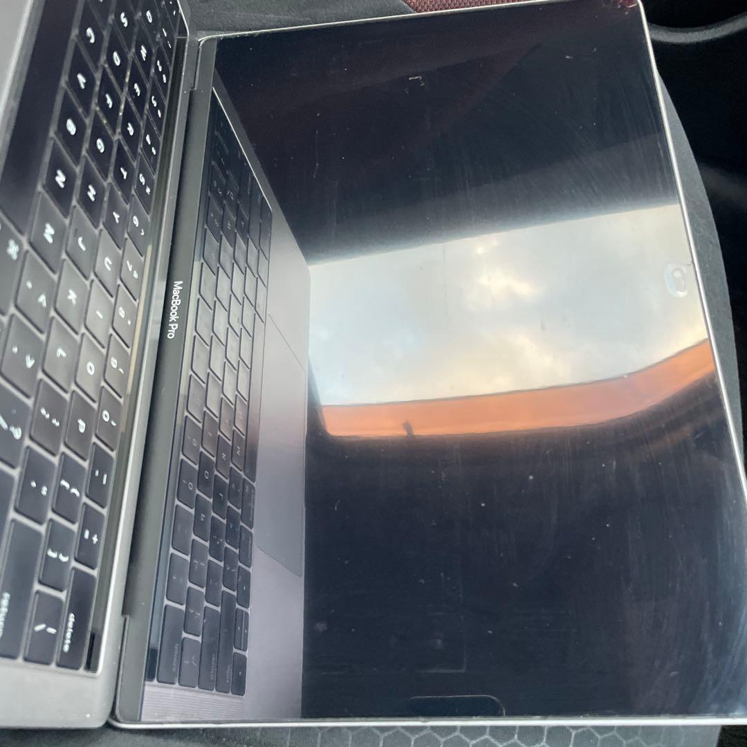 MacBook本体 MacBook Pro 13 2016 Touch Bar A1706