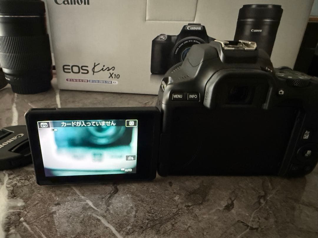 Canon EOS Kiss X10 ズームレンズ付き