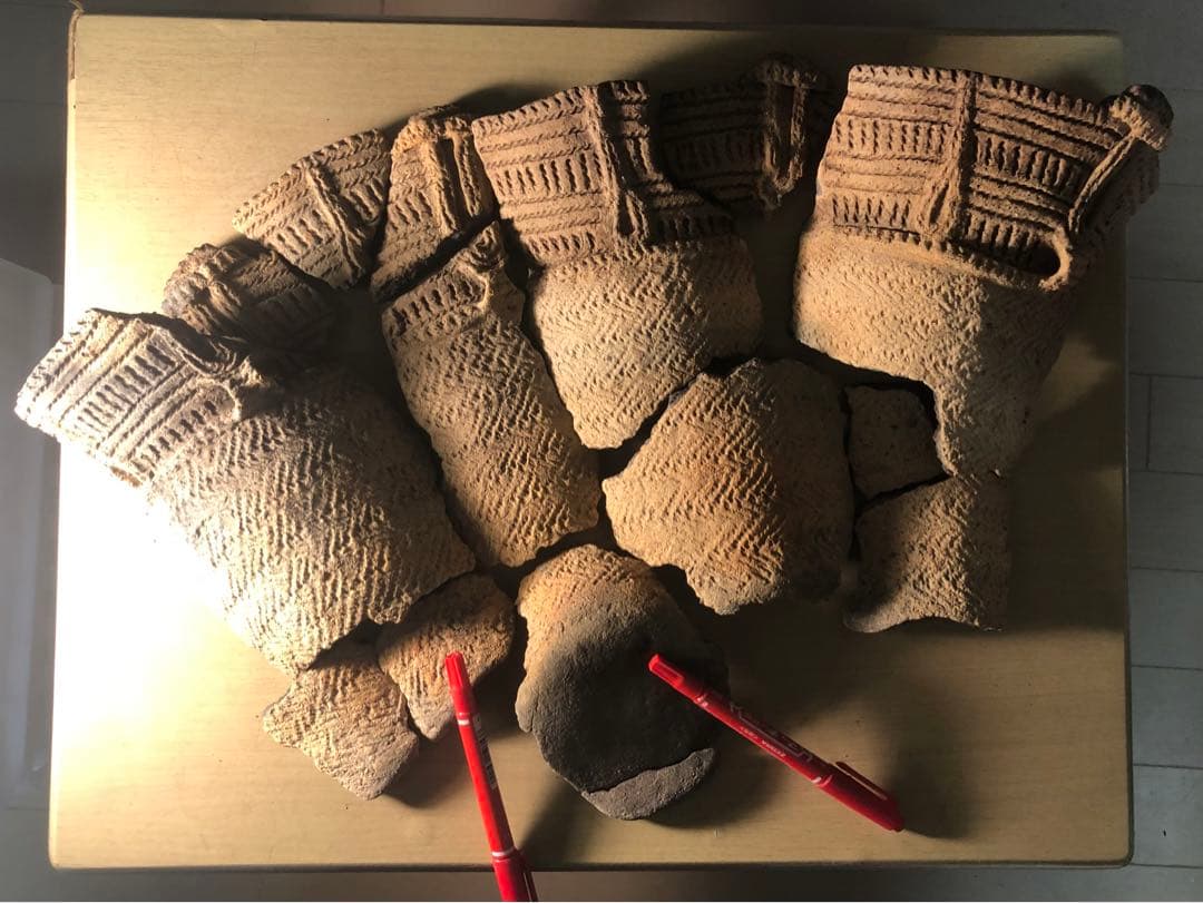 「縄文土器の欠片 No.526」です。