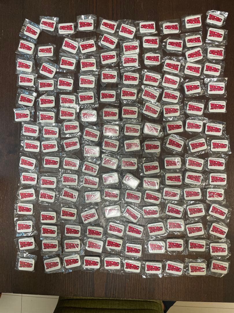 バッジ　200個　BTTF バックトゥザフューチャー