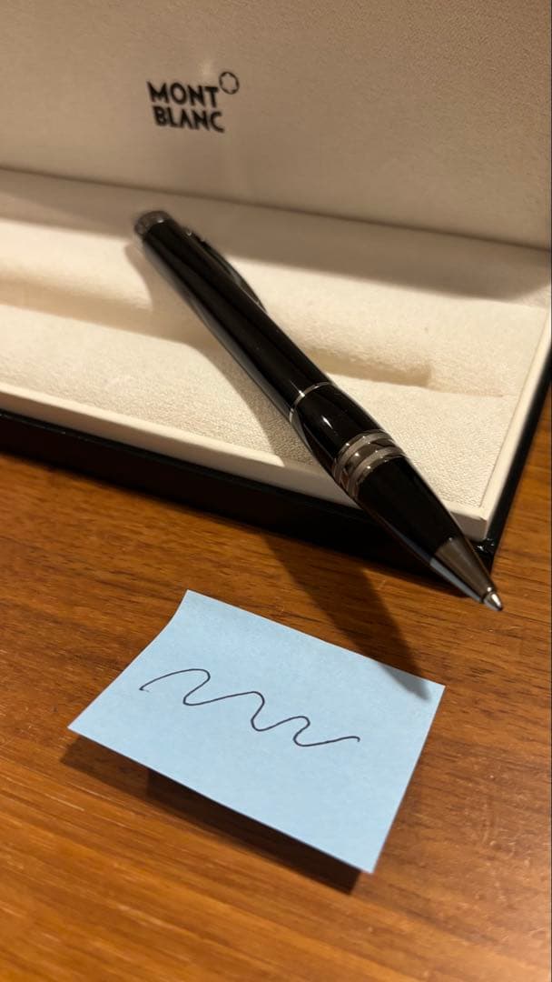 新品箱入り MONT BLANC 黒 スターウォーカーボールペン
