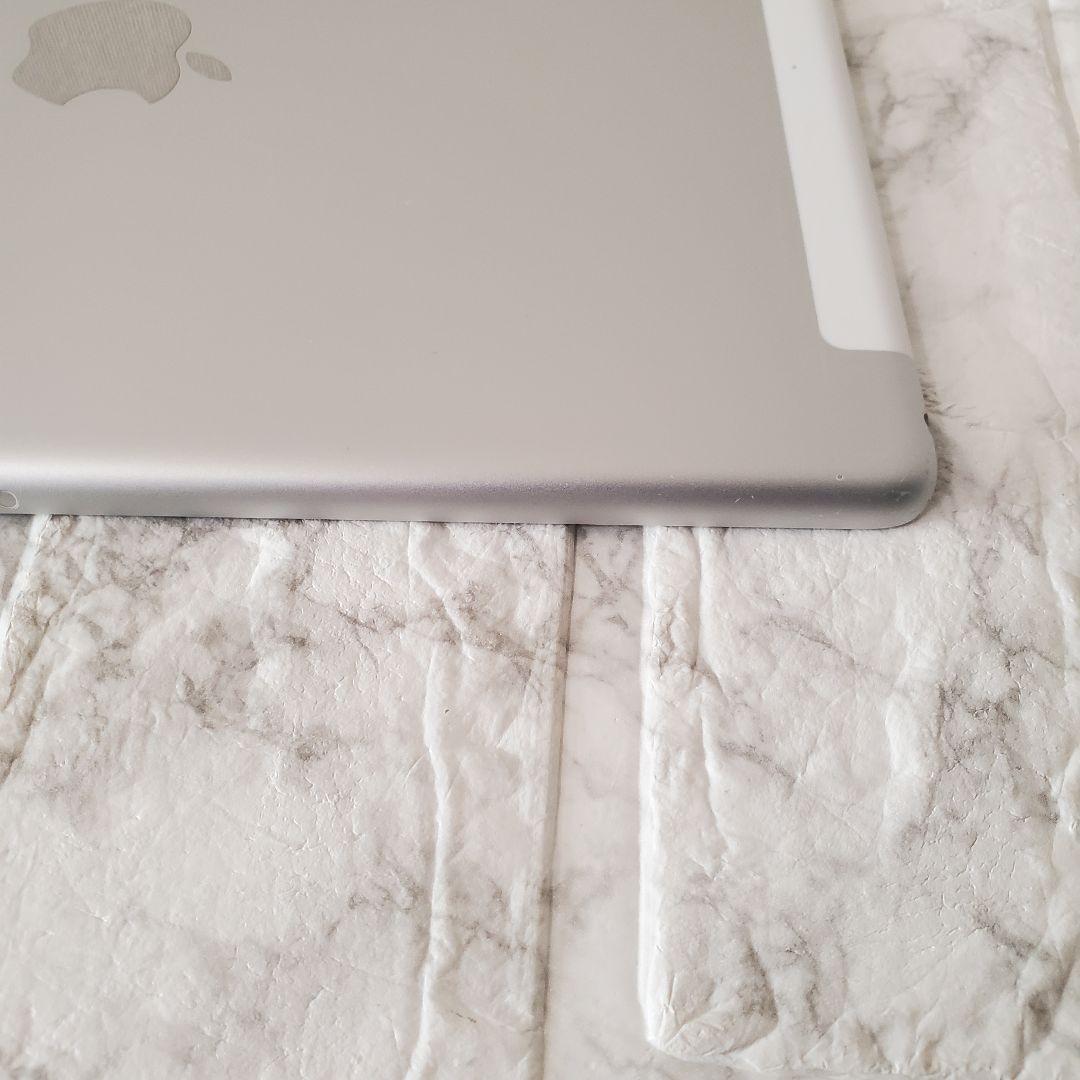 255 iPad 8世代 32GB SIMフリー シルバー