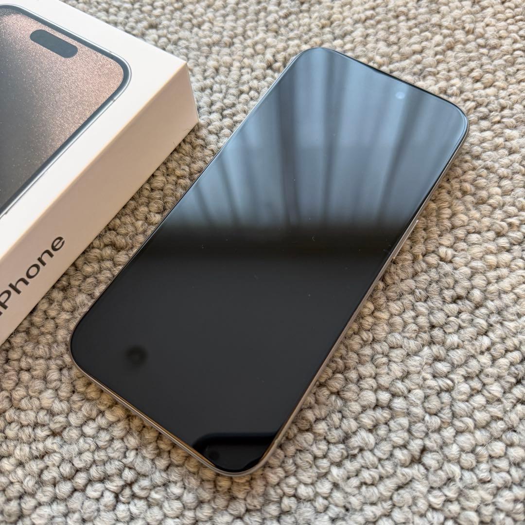 美品 iPhone15 pro 512GB チタニウム SIMフリー