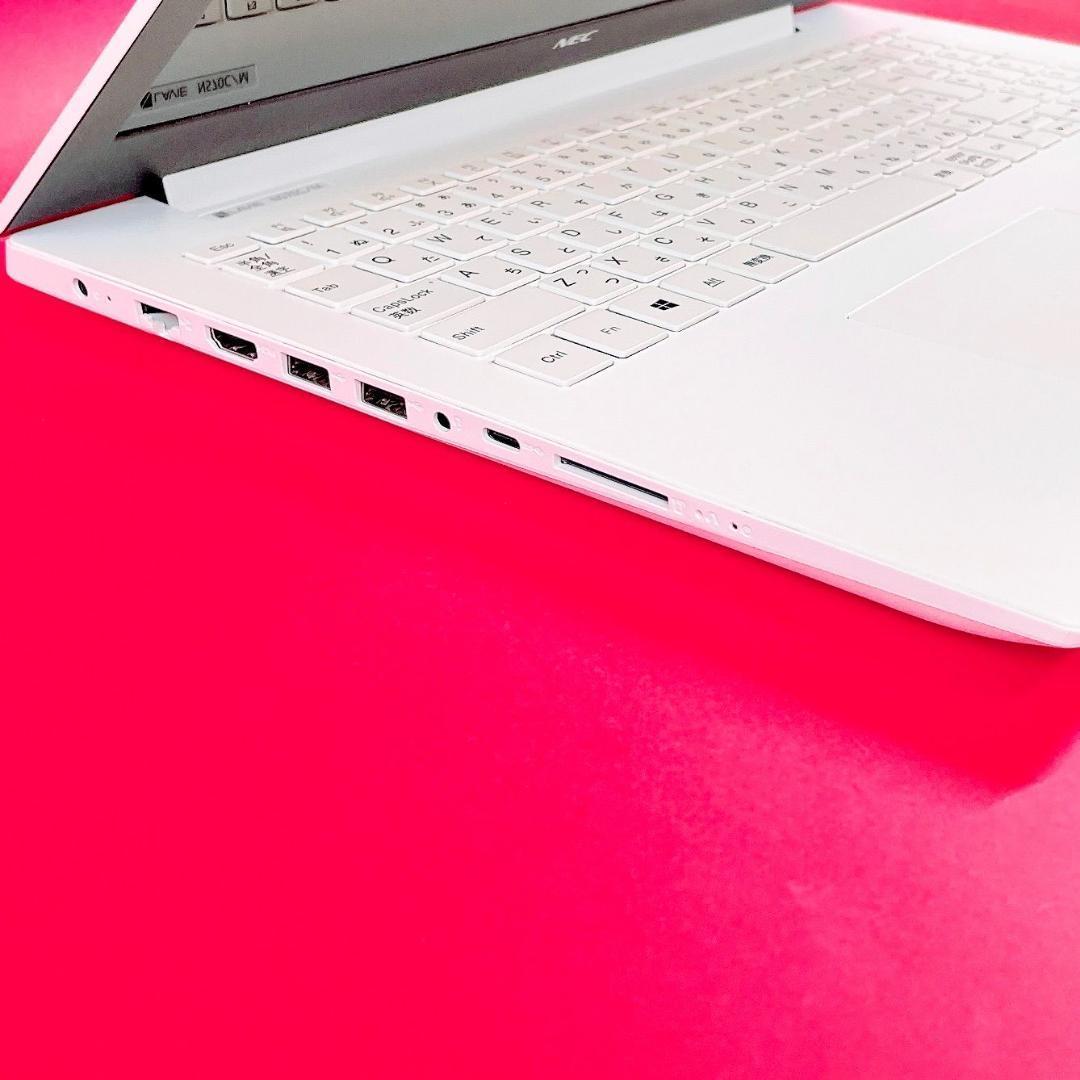 第8世代Corei7✨️Windows11✨️薄型ノートパソコン SSDカメラ付き白