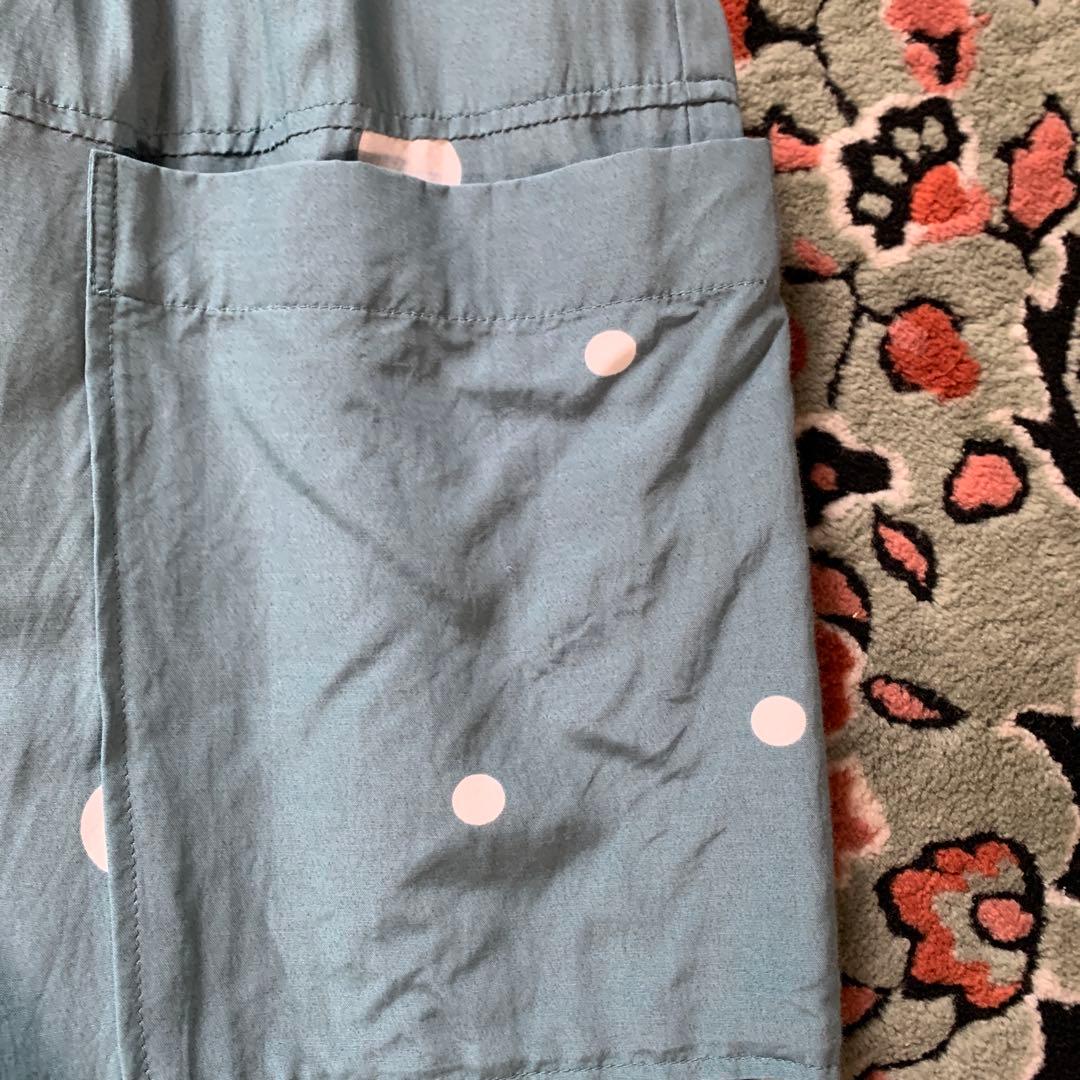 ディークの水色のドット模様ガウチョパンツ