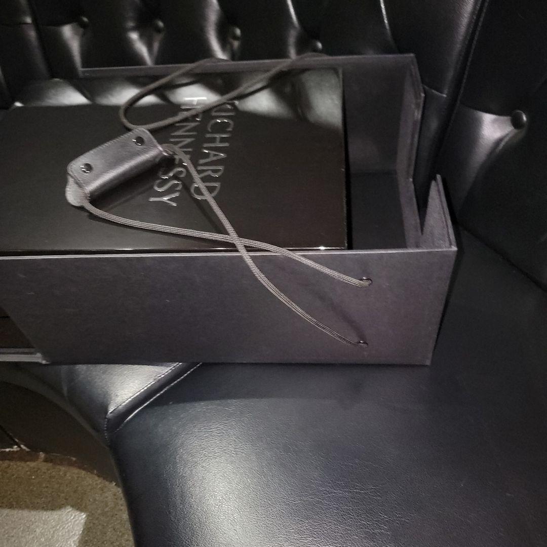 リシャールヘネシー正規品 700ml バカラ製空き瓶、化粧箱、外箱あり