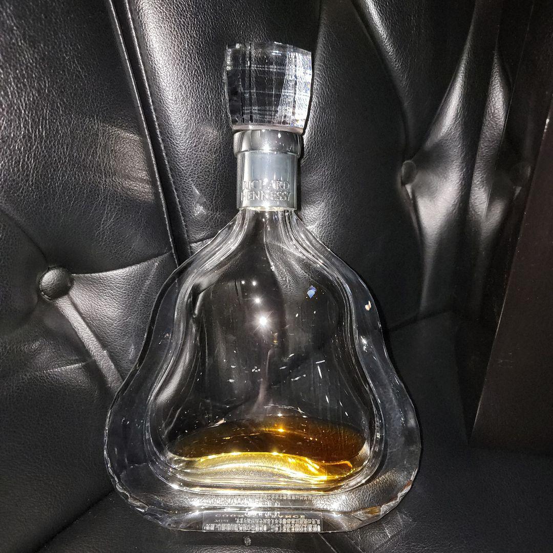 リシャールヘネシー正規品 700ml バカラ製空き瓶、化粧箱、外箱あり