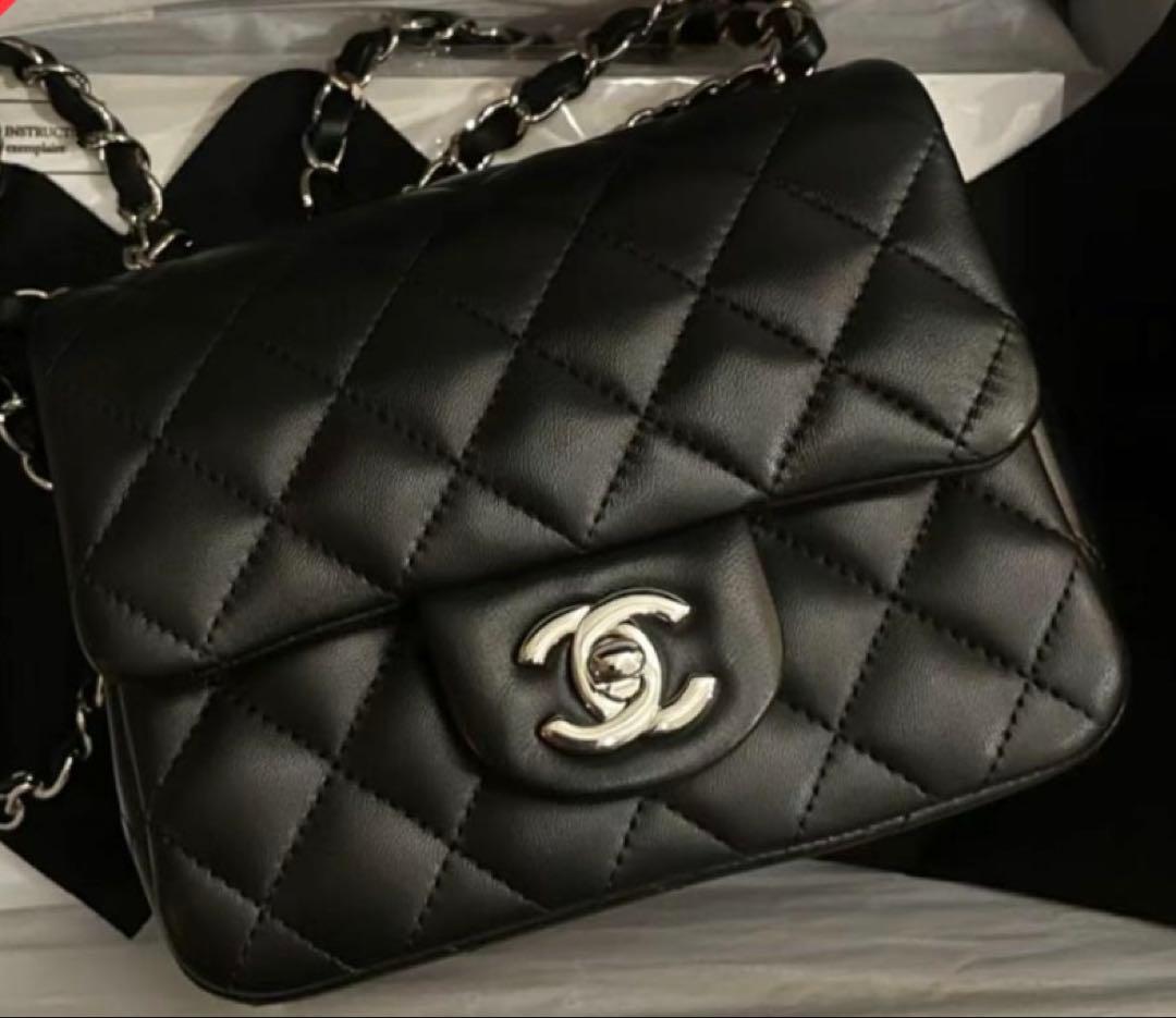 CHANEL ブラック ショルダーバッグ キルティング