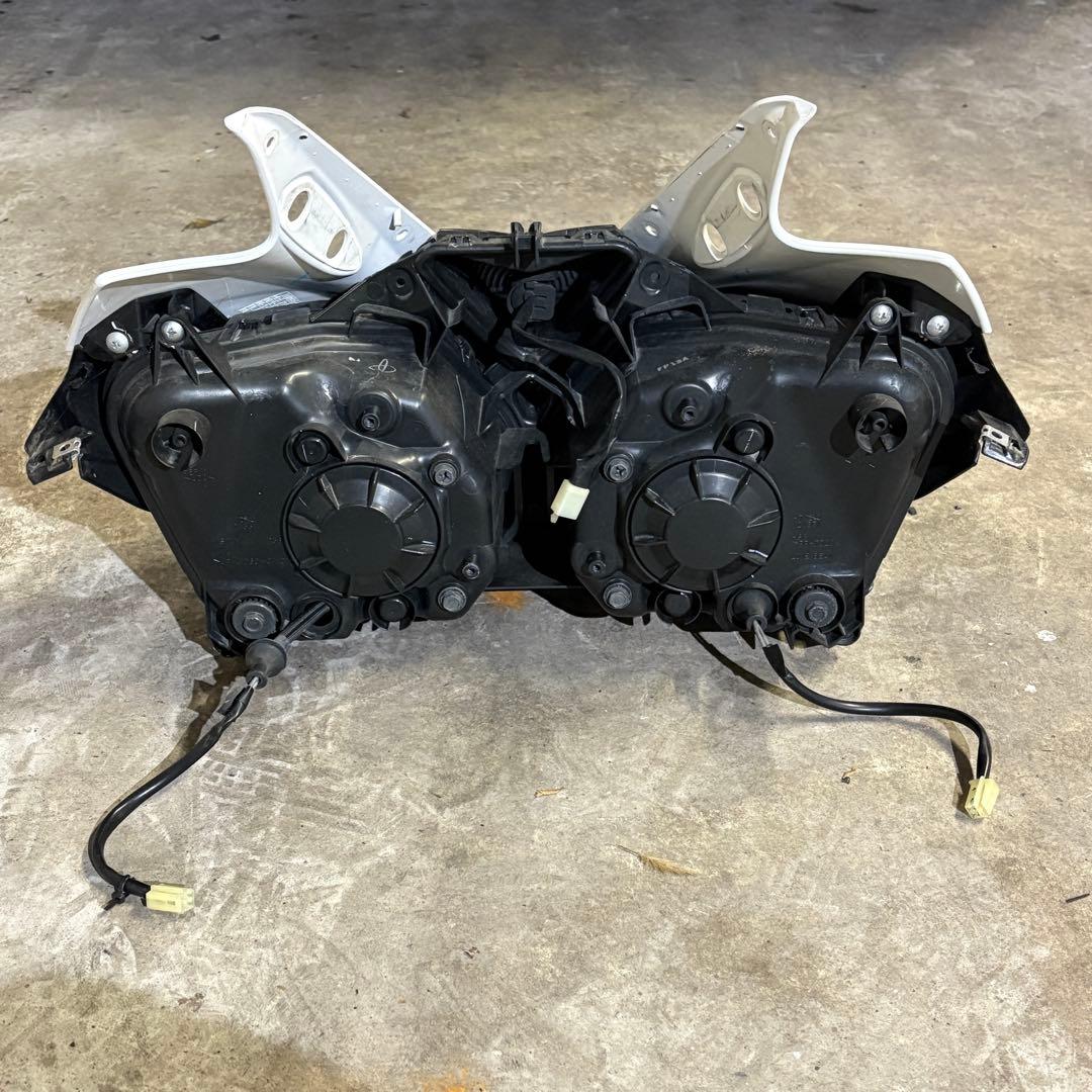 【ヘッドライト】YZF-R25•R3 フロントカウル ヘッドライト