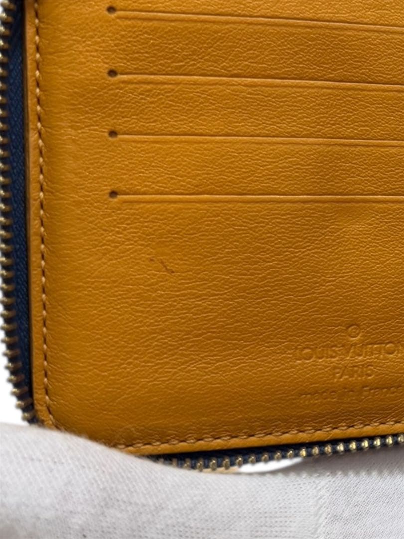 Louis Vuitton ミニジッピーパース　二つ折り財布