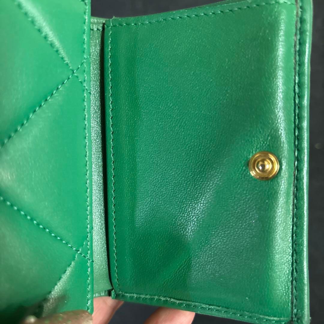 CHANEL シャネル　19三つ折り財布　ディズヌフ