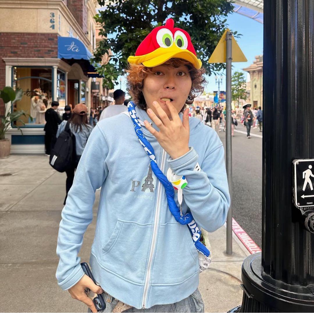 dinoworks paris フード　ポーカーズ着用