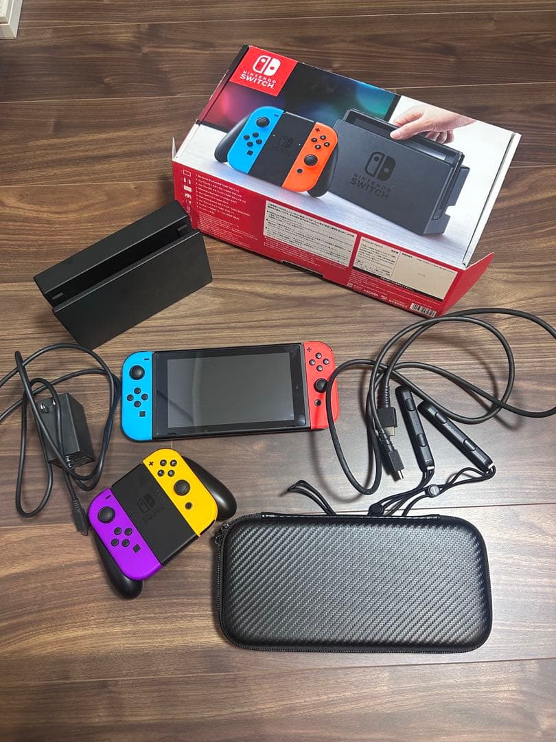 Nintendo Switch 本体＋コントローラー＋携帯用ケース
