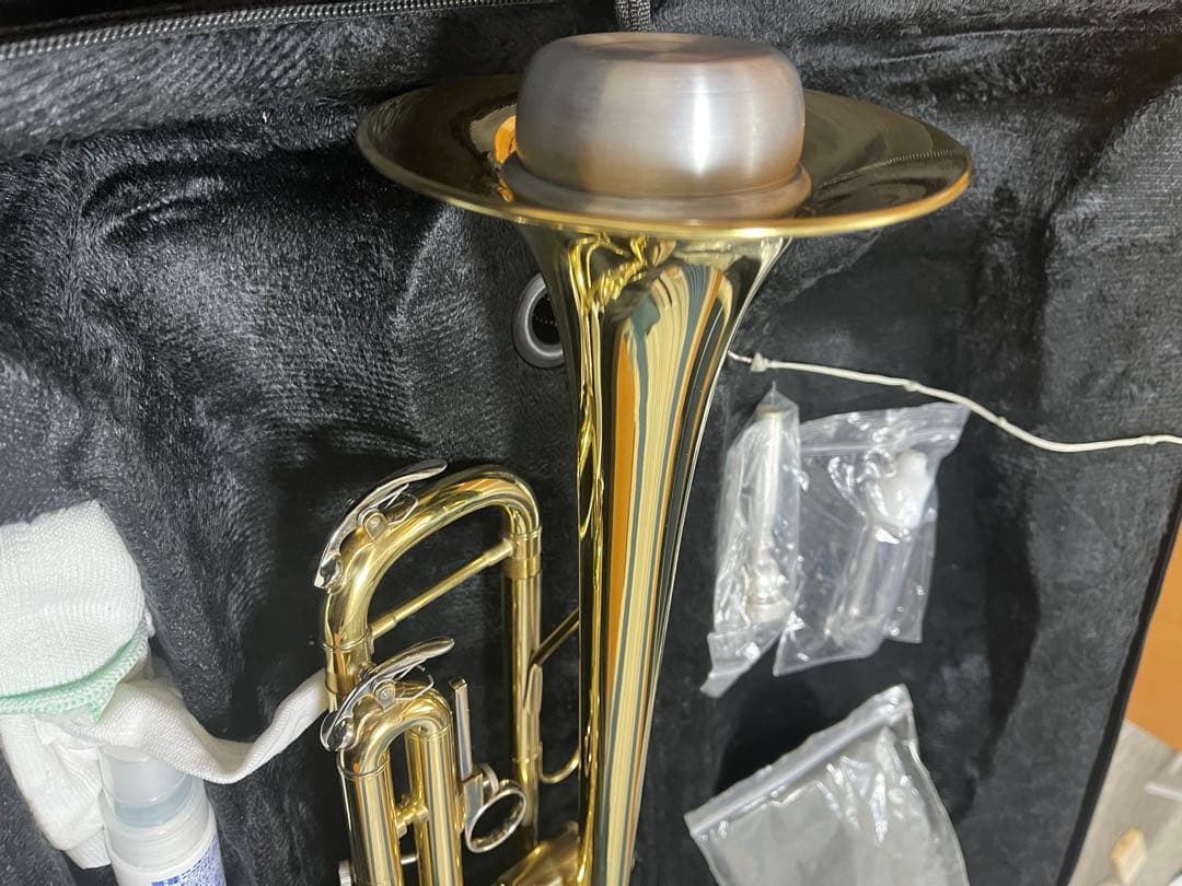 ゴールド トランペット 本体 ケース付き