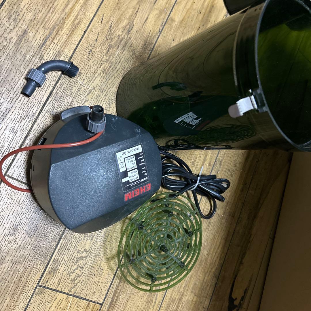 エーハイム2215 1台、2213 4台、サブフィルター用 2台、その他