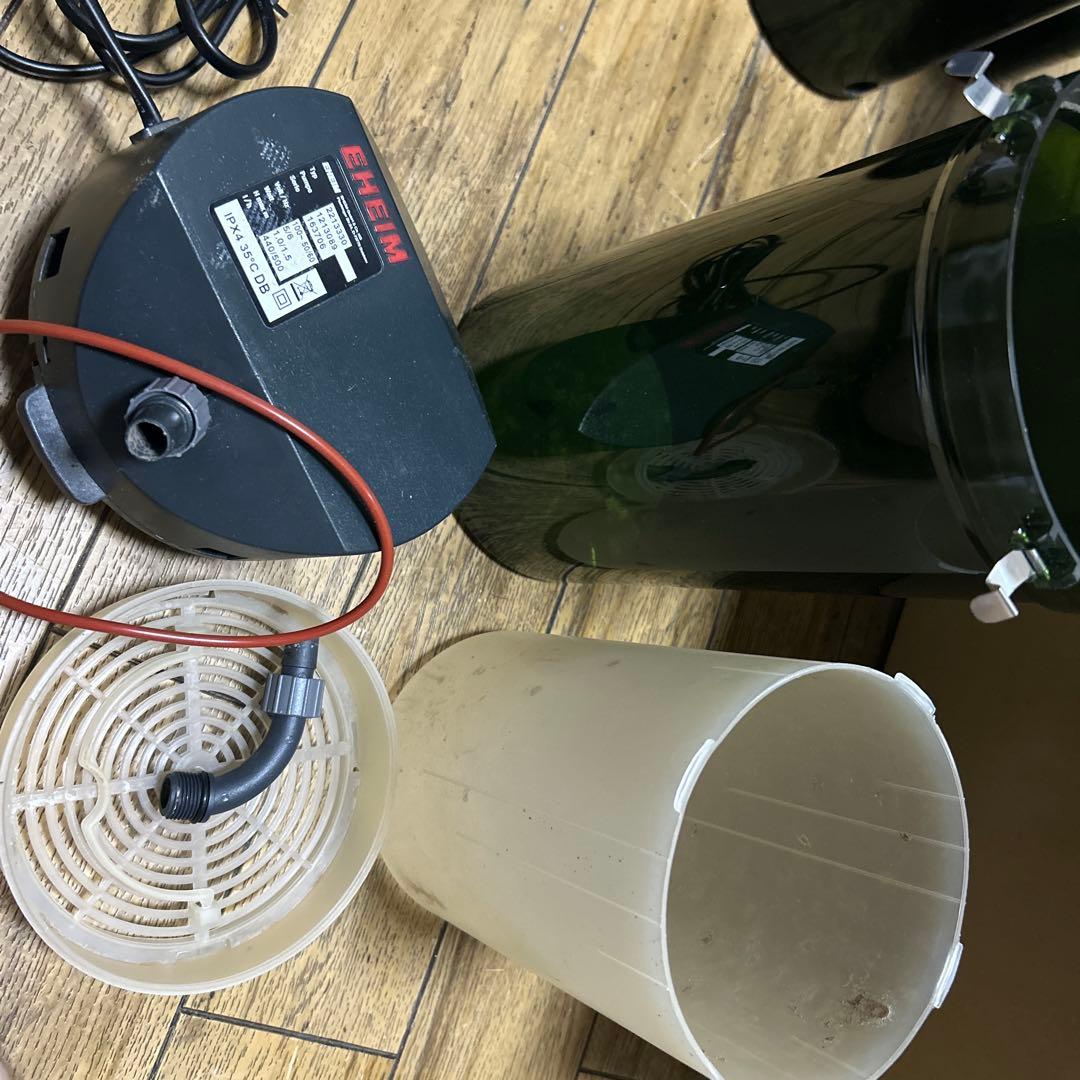 エーハイム2215 1台、2213 4台、サブフィルター用 2台、その他