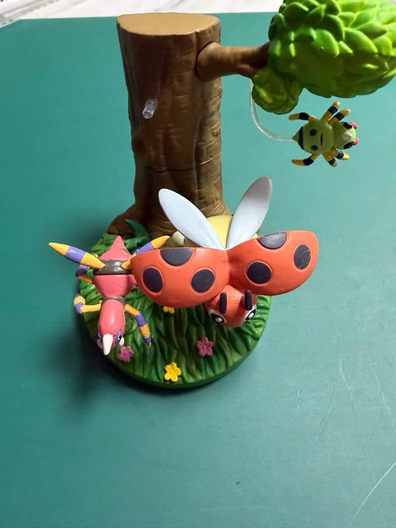 立体ポケモン図鑑　レディバ、アリアドス、イトマル