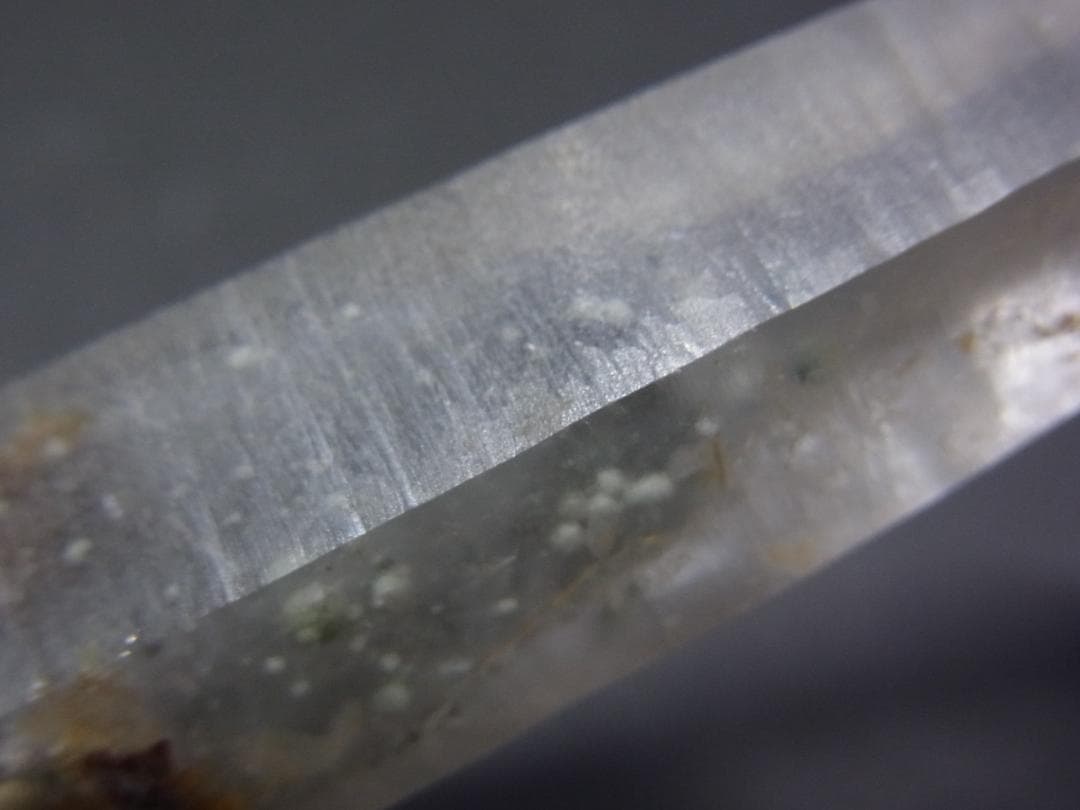 【期・価限定】ガマ出しハイグレード！　大分県　尾平鉱山コウモリ坑のマリモ入り水晶