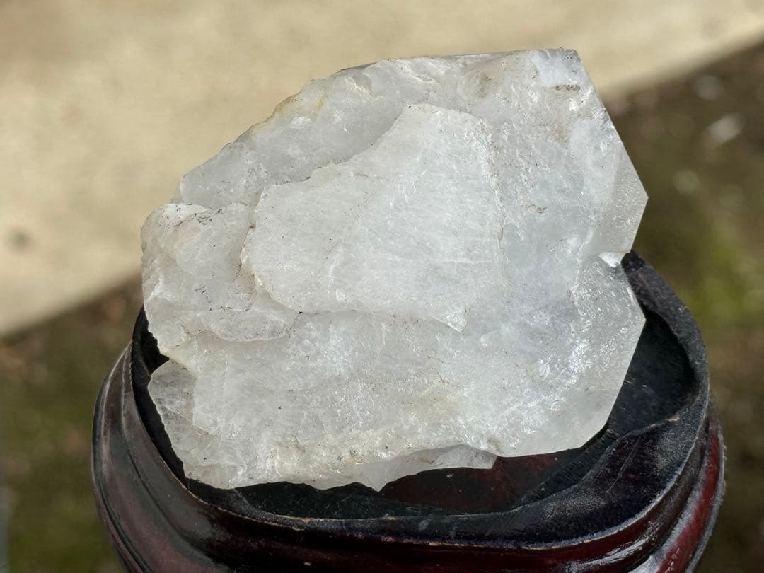 笛　ブラジル産水晶原石　台座付き