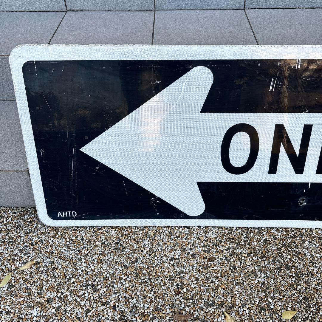 【アメリカ実物】巨大　USAロードサイン　ONE WAY