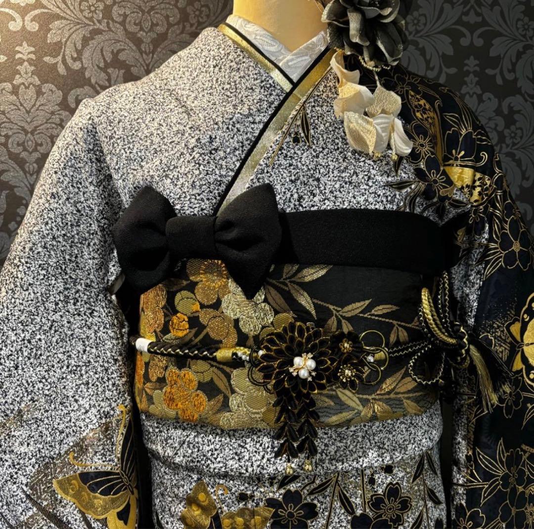 美品　黒灰　金彩　金箔　蝶模様　逸品　振袖　フルセット 振り袖
