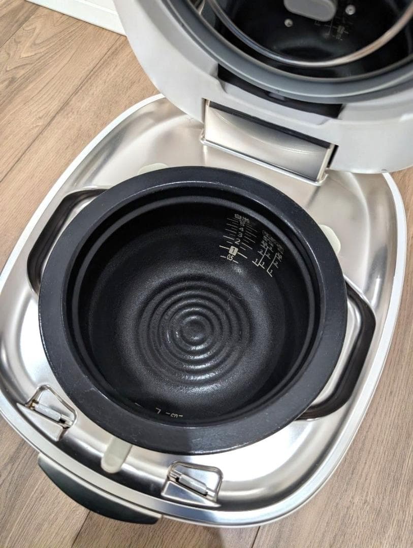 【良品】TIGER タイガー 土鍋圧力IHジャー炊飯器　JPL-G100