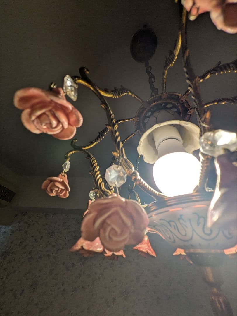 フランスアンティーク シャンデリア ピンクローズ モチーフ シャンデリア