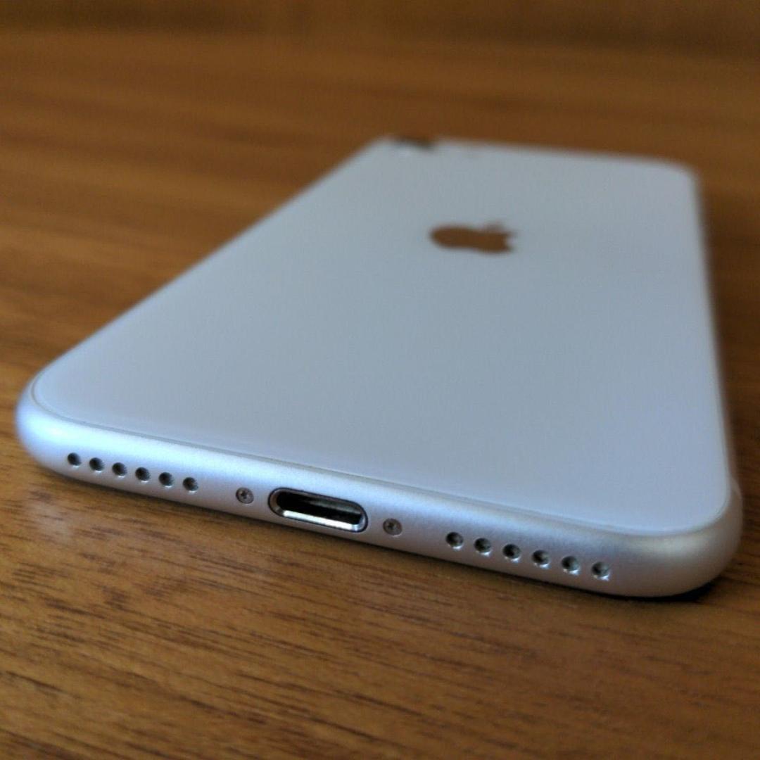 傷無し美品★在庫1点SIMフリー iPhone SE3 第3世代 パールホワイト